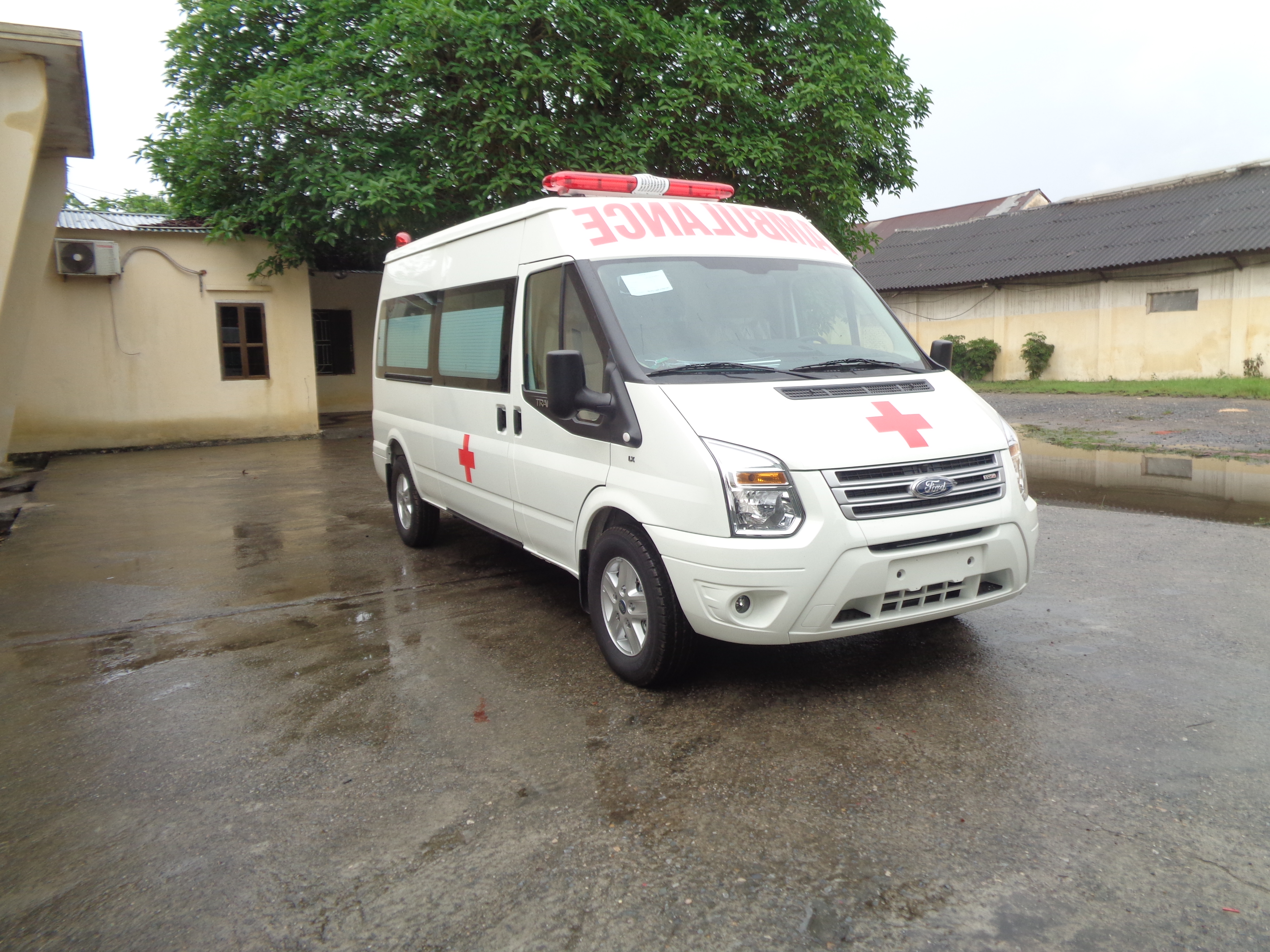 Ford Transit 2.4L, Medium roof